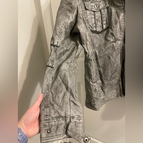 Buckle Jacket - Picture 4 of 8